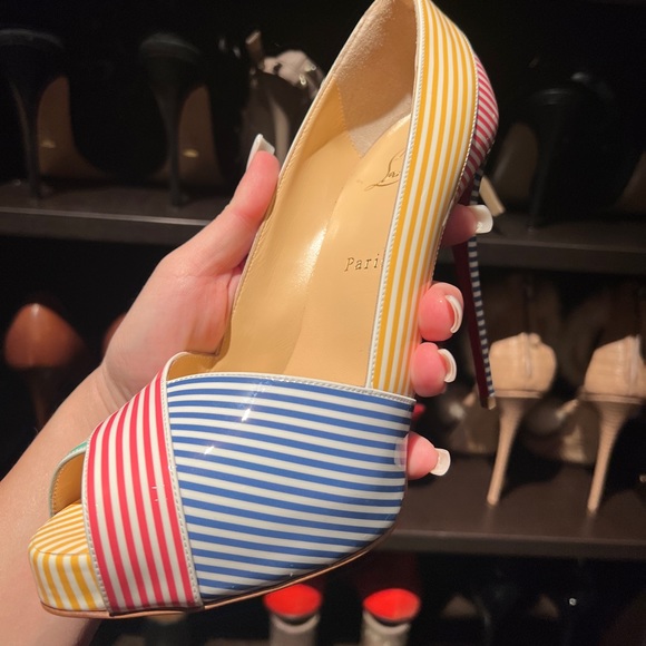 *Brand New* - Louboutin - MARINE ALTA 120 PATENT STRIPES
1200861
Size: 38 - Picture 9 of 13